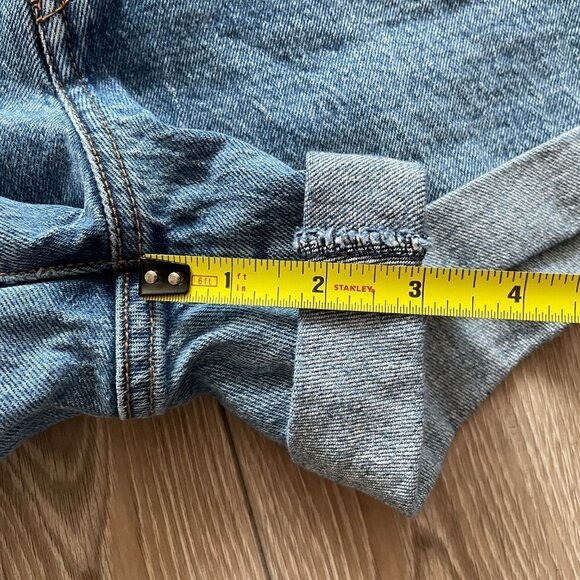 Levi's | Ribcage Straight - Converted to Jean Shorts - Size 31 - Picture 11 of 11